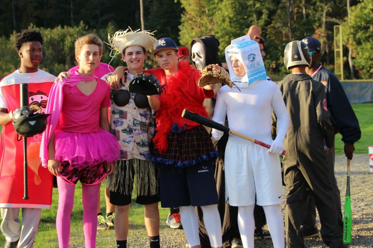 mchs_boosters's tweet photo. Baseball Men at the MCHS Halloween World Series!  #CreekLife #CreekBoyz #CreekFun https://t.co/gAyYE4tCc2