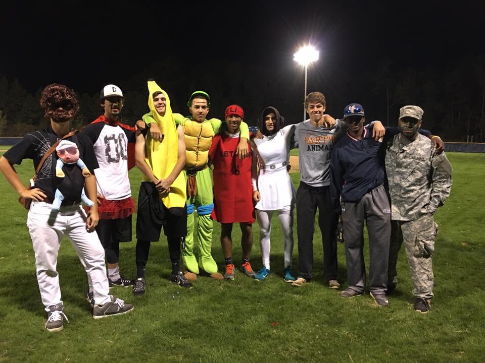 mchs_boosters's tweet photo. Baseball Men at the MCHS Halloween World Series!  #CreekLife #CreekBoyz #CreekFun https://t.co/gAyYE4tCc2