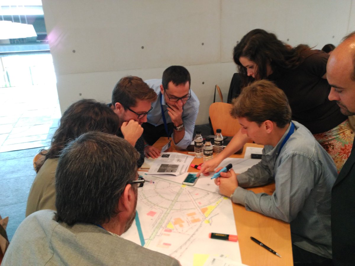 ¿qué sistemas #SuDS queremos para nuestro barrio ideal? <a href="/AjuntCastello/">Ajuntament de Castelló</a> <a href="/InnDEAvalencia/">LasNavesINN</a> <a href="/iiama_upv/">Instituto de Ingeniería del Agua y Medio Ambiente</a> #CoSuDS <a href="/ClimateKIC/">EIT Climate-KIC</a> #Climathon <a href="/Sara_Uso/">Sara Usó Alía</a>