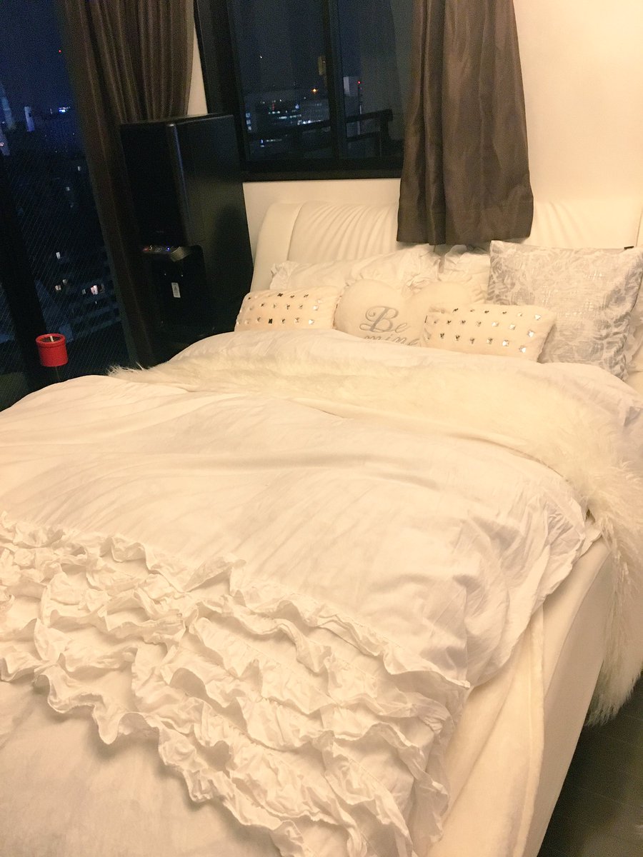 お部屋の一部💝 玄関とリビング✌️️ もう一部屋は開かずの間！ww