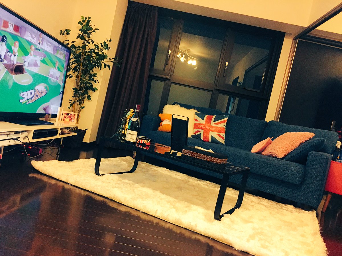 お部屋の一部💝 玄関とリビング✌️️ もう一部屋は開かずの間！ww