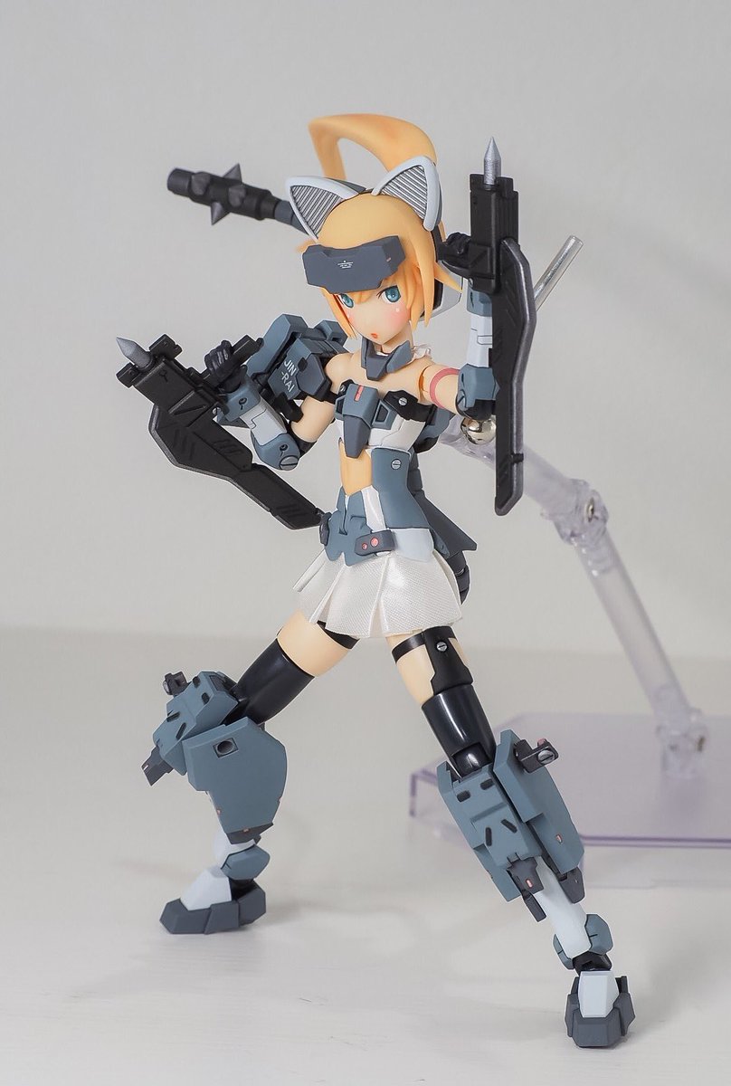 ট ইট র 村里 壮二郎 村里屋店主 武装紹介 パイルトンファー バスターソード Ledソード