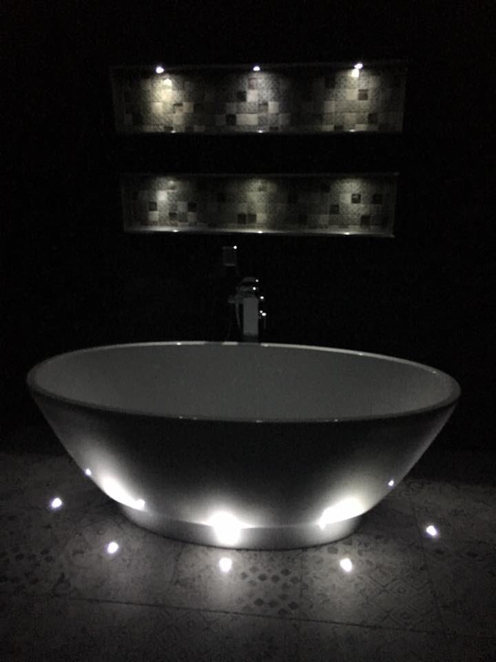 lincstiles's tweet photo. Hope you agree with us that this bathroom that we supplied and fitted the tiles for looks absolutely stunning !! https://t.co/XMJwK6Ty1e