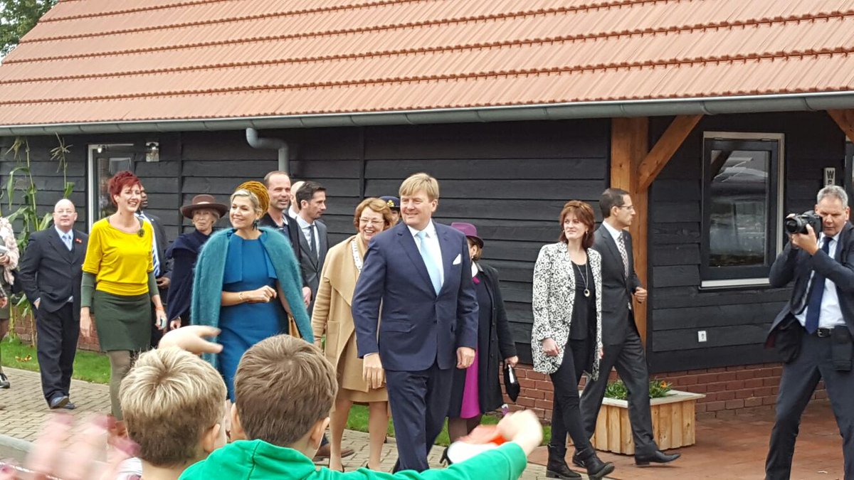 BertKolfoort's tweet photo. Onze bewoners genieten nog na! "Wat was het een mooie dag" ... veel gehoord. Chapeau voor onze crew dat ze dit zo mooi georganiseerd hebben! https://t.co/phTVZC0Xf3