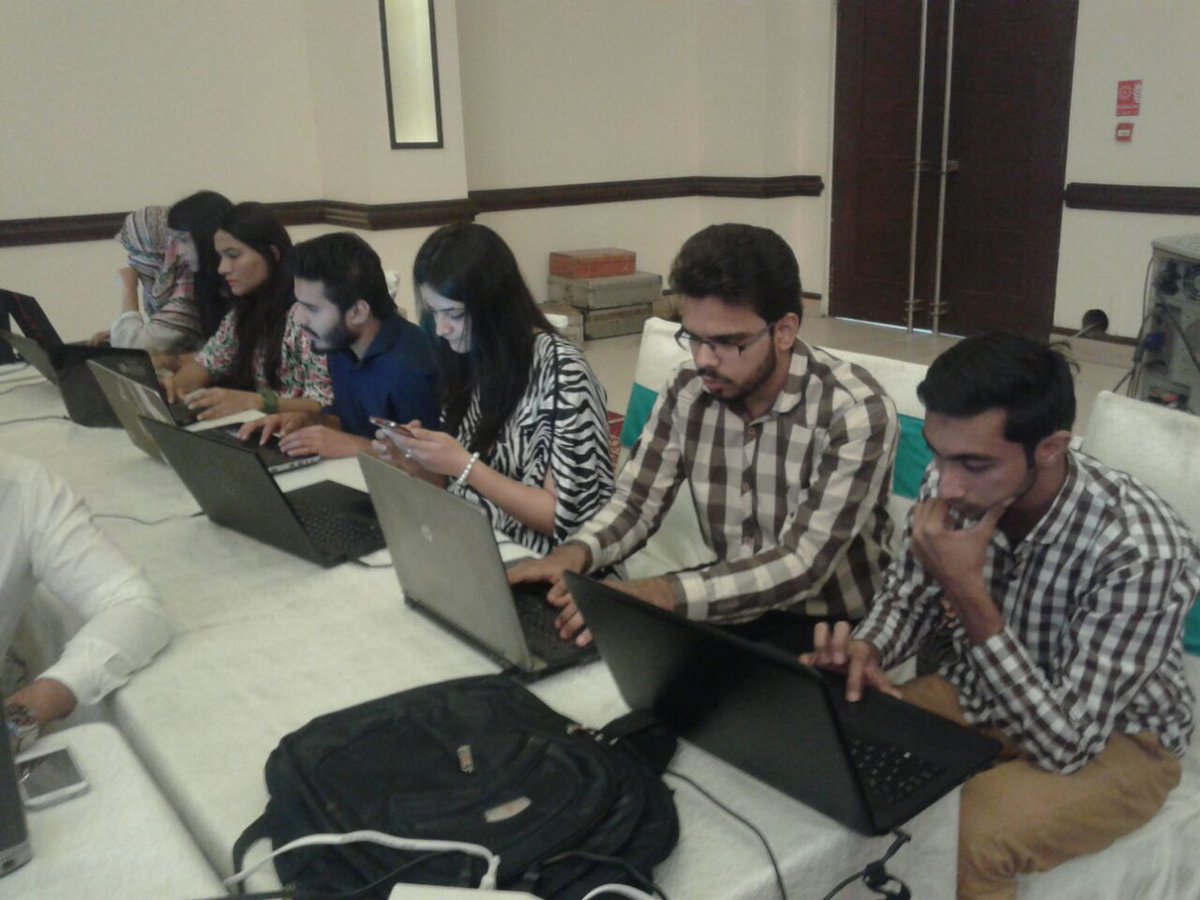 ZarishYaqoob's tweet photo. #ISSRC_2016 @TahirKhattakk @ravikarkara @UNDP4Youth @UNYouthEnvoy @GLOBALYOUTHCLAN  @FarwaAkhlaq https://t.co/sb2FnMtygh