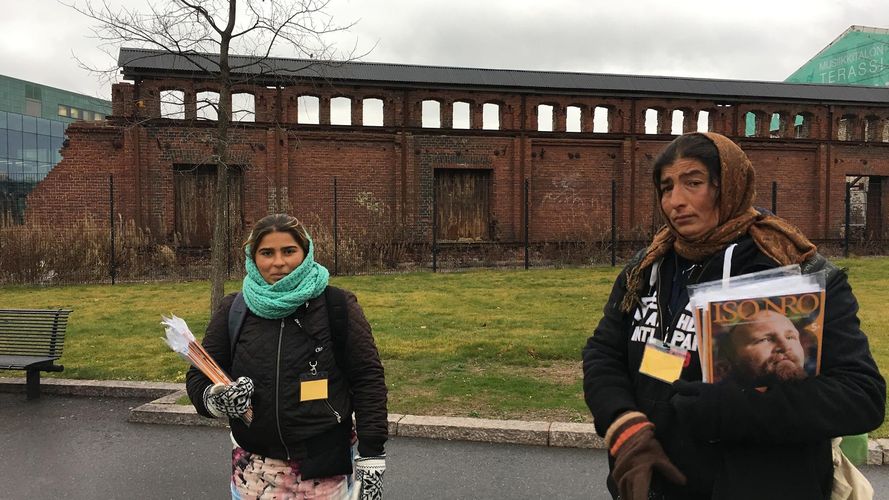 ellasaranpaa's tweet photo. Paperittomuus on ongelma Romaniassa. Kevään #Olemassa-kampanjan ansiosta moni lapsi sai henkilöllisyyden @hdlsaatio https://t.co/6nVFFC9fhO https://t.co/tEyRaHRfrG