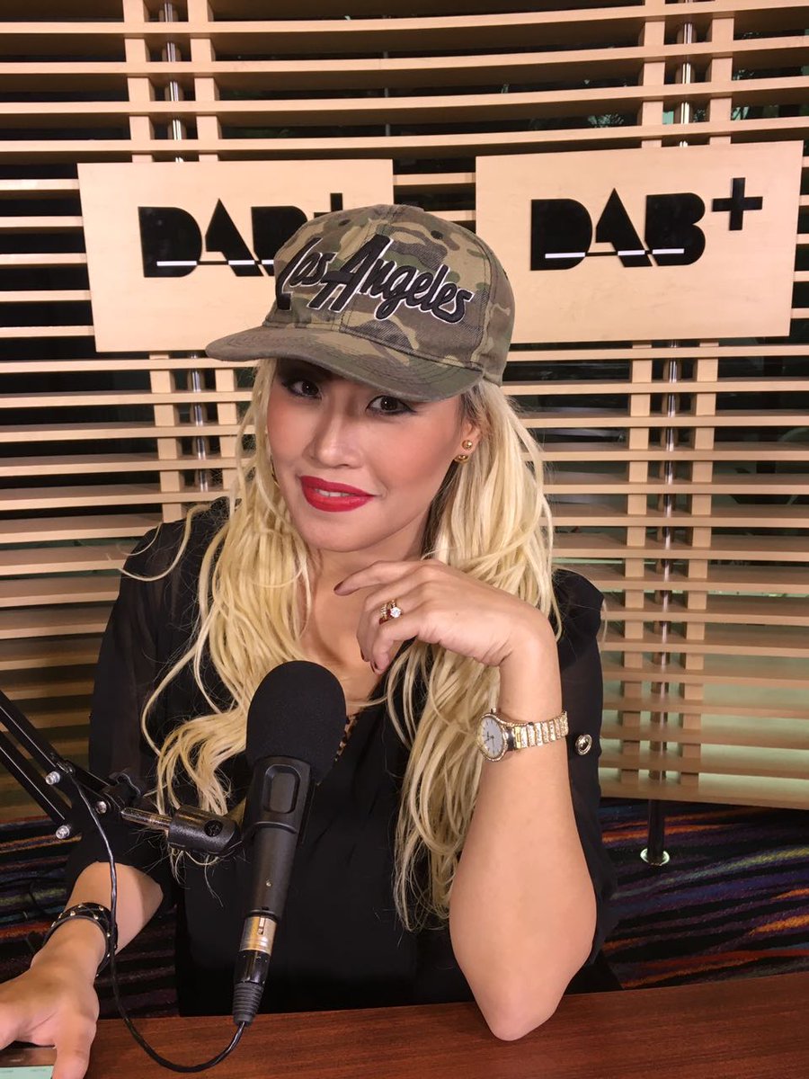 <a href="/PinkanMamboLA/">Pinkan Mambo</a> live ICU pagi tadi cc <a href="/SonyMusicID/">Sony Music Indonesia</a>