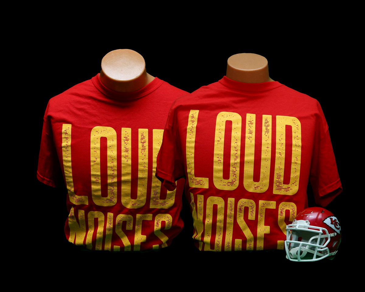 🔴 Happy #RedFriday, 🔴  #ChiefsKingdom. 

Giveaway time! RT for a chance to win this LOUD NOISES t-shirt and signed mini-helmet.