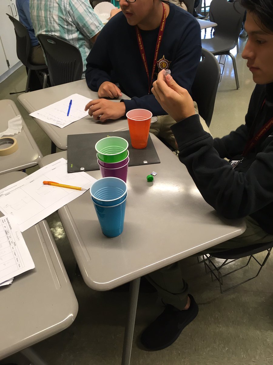 SolorioEngineer's tweet photo. Testing water quality. Making filters to test chlorine water #solorioengineering https://t.co/mB57cOUDcA
