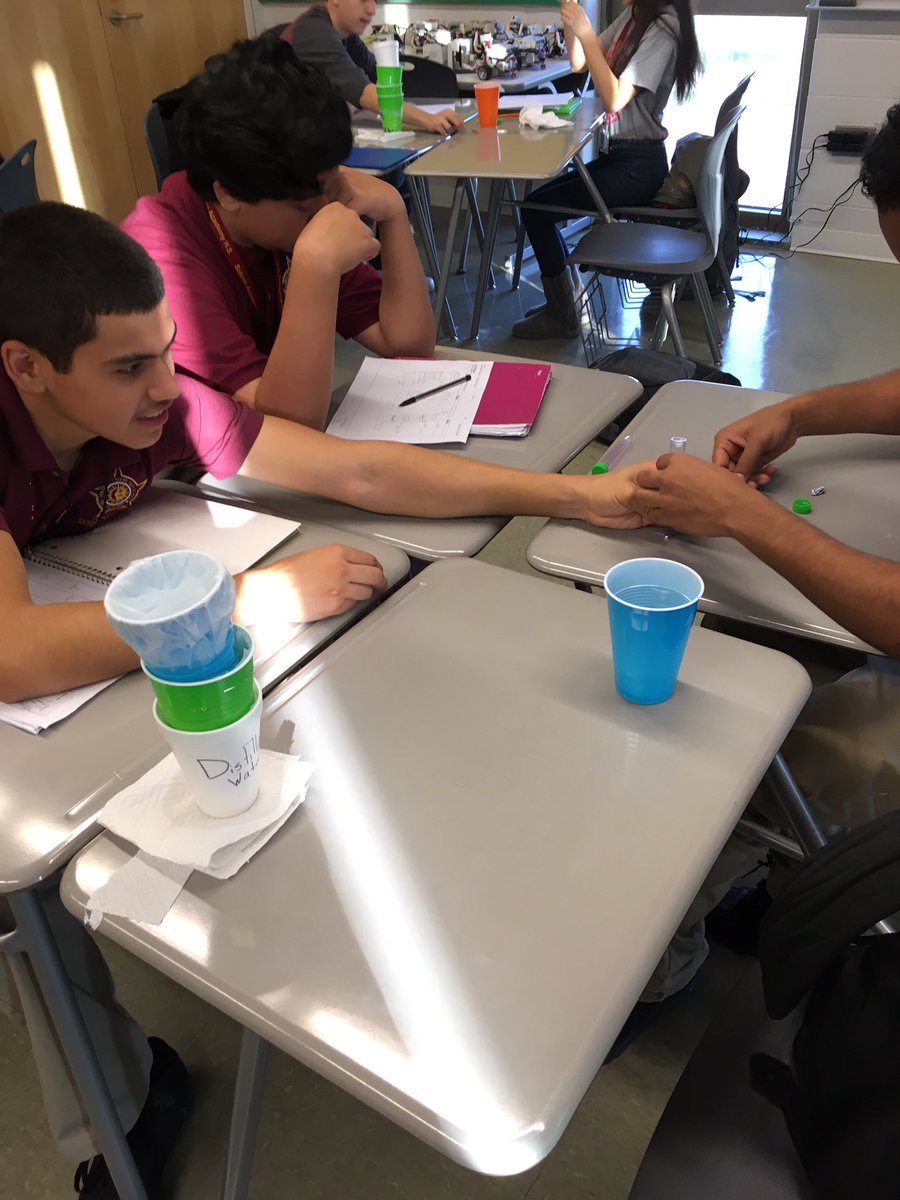 SolorioEngineer's tweet photo. Testing water quality. Making filters to test chlorine water #solorioengineering https://t.co/mB57cOUDcA