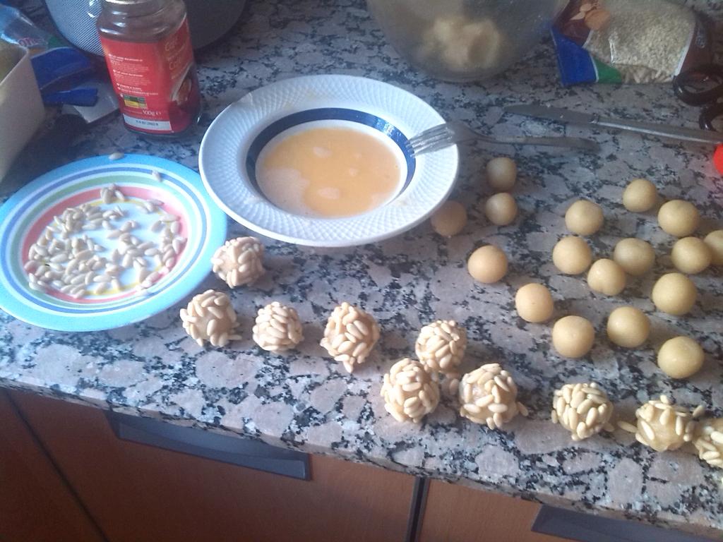 canalias76's tweet photo. Panallets en proceso https://t.co/552BhWKfxY