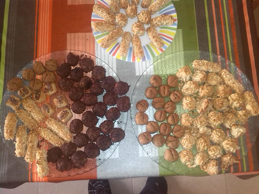 canalias76's tweet photo. Panallets terminados https://t.co/63Uzn3Noc6