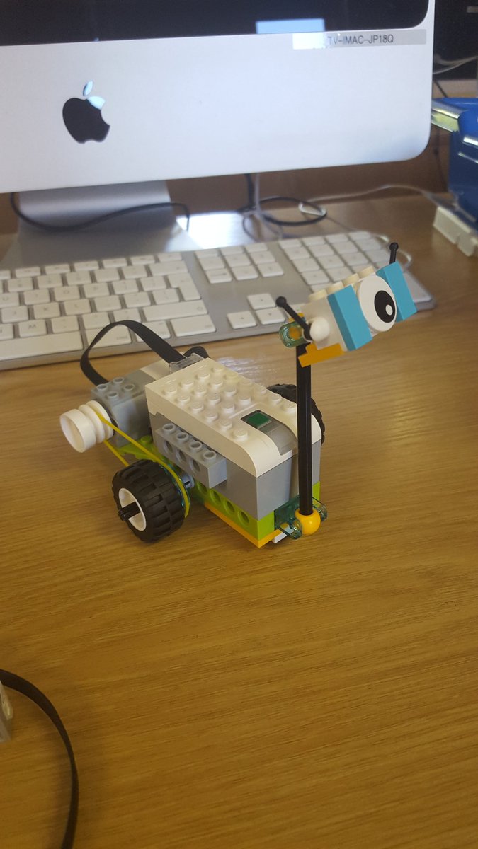 SofiaSfreeman's tweet photo. Teachers Robotics training with WeDo 2 and Programming EV3's with ultrasound. @ParklandsTweet https://t.co/4IDzHGkNaI