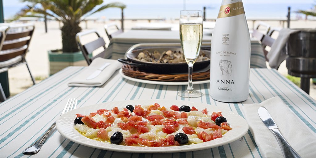 Annacodorniu's tweet photo. Imagine an amazing #brunch next to the sea. Now, you can make it happen. #AnnaBrunchWeekend https://t.co/rMcaErMqUO https://t.co/oeVfGMn15a