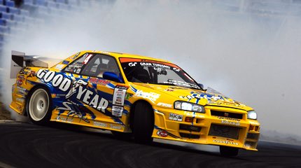 GOODYEAR Racing B324R ドライバー 手塚強 ベース車両 ニッサン・GT-R