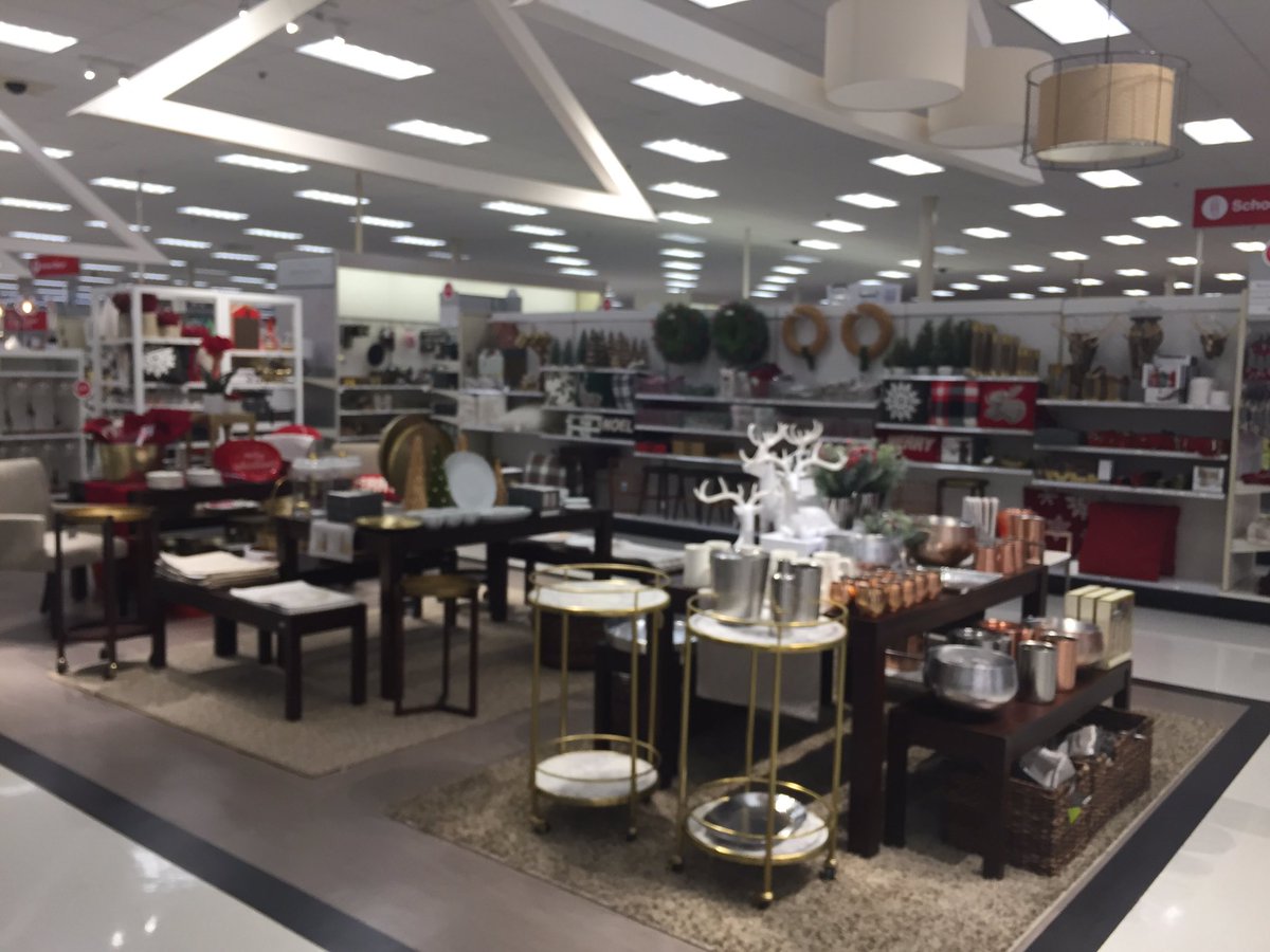 #T1076 #VMLSpectacular #TisTheSeason @ColonJosian <a href="/JRames13/">Jason Ramey</a> @LydiaStroupTGT