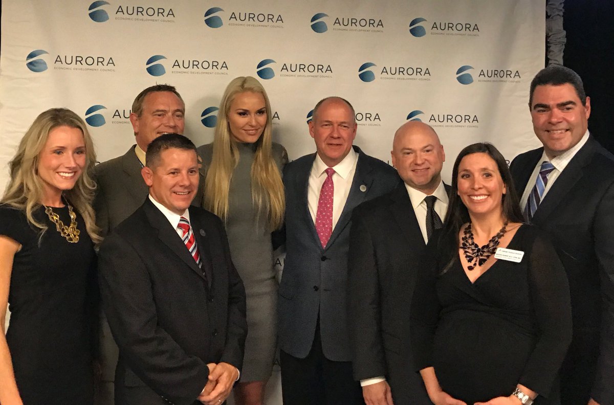 lindseyvonnfans's tweet photo. @lindseyvonn speaking at the @AuroraEDC A-List 2016 Event in Denver yesterday 😃 | 📷:MattRenoux/CTU/LynnBartels #AuroraEDC #AList2016 https://t.co/Lh28XhVHBl