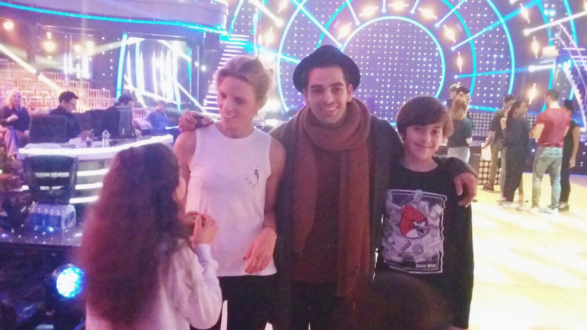 lesbonnesfees's tweet photo. Vladimir, Melissa et la petite Safya ont pu rencontrer la #DALSFamily✨@JMGenereux, @DenitsaOff et @christophelicat ! #BonnesFees #DALS https://t.co/LvhZ7aexVd