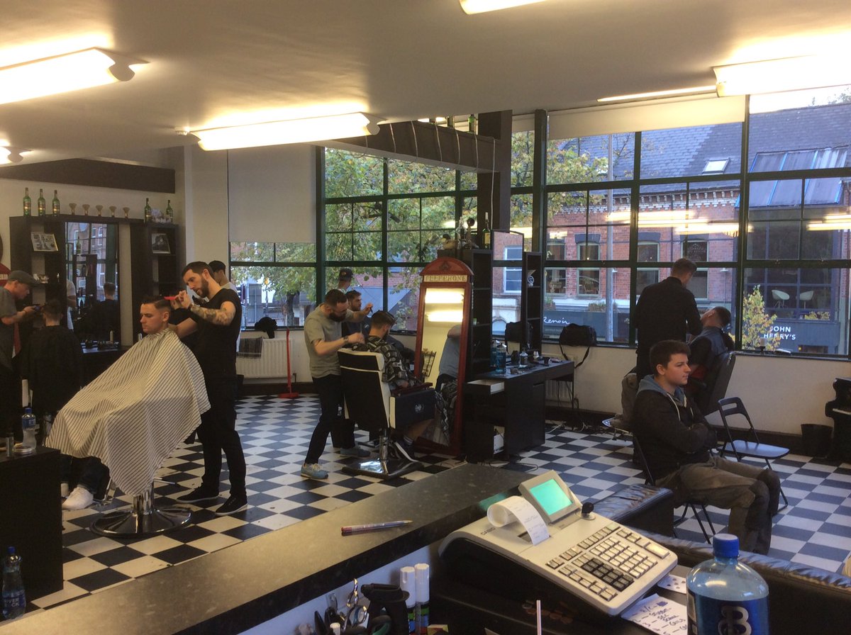 SkinnyIsaac's tweet photo. Shop in full flight 💈✈️✈️
Phone 02890434242 to book in now !! #Belfast #barber #barbershop #barberlife https://t.co/mI7VsP8TRe