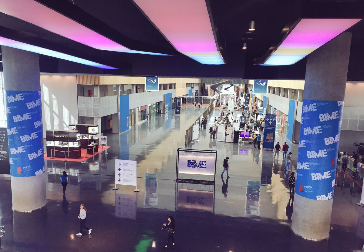 MakerFaireBio's tweet image. Visitando el @bimehackday de @BIMEnet Cuantos proyectos amigos! @VictorJBarahona @jointhemakery @ARTEKLAB @TheOpenShoes