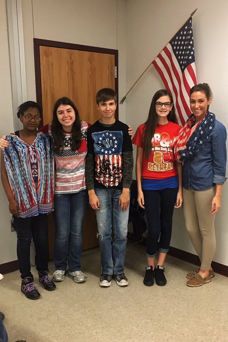 beingMsP's tweet photo. A few of my Red Ribbon Week favorites! πππΊπΈ #MaroonPower #PatrioticDay #CamoDay #FavTeamDay #beingMsP https://t.co/SzN8QjQTfg