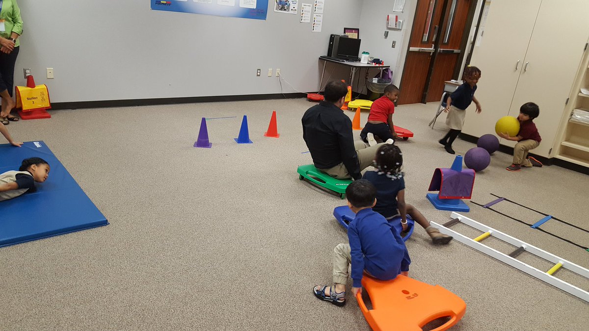 carter_ABLHICKS's tweet photo. When your AP joins ABL activities @HicksTigers @jdortiz877 https://t.co/k3t5zQmsbk