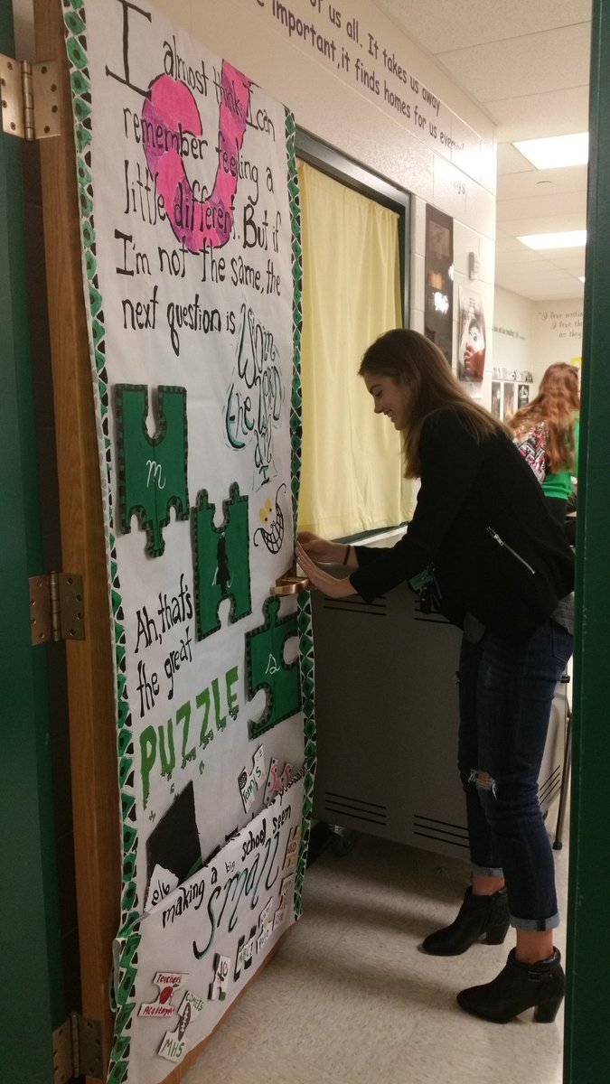 mcmteachesu2026's tweet photo. MORE "Making the Impossible Possible" at MHS with Ms.Roth's and Ms. Nally's AP Comp students!  #masonlearns #whatmattersmost #Z2Pride https://t.co/h8hxNgnH3t