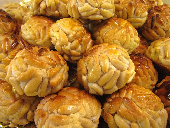 Where to buy the best panellets for this year’s #Castanyada  #Barcelona. santaclaraic.com/barcelonas-bes…