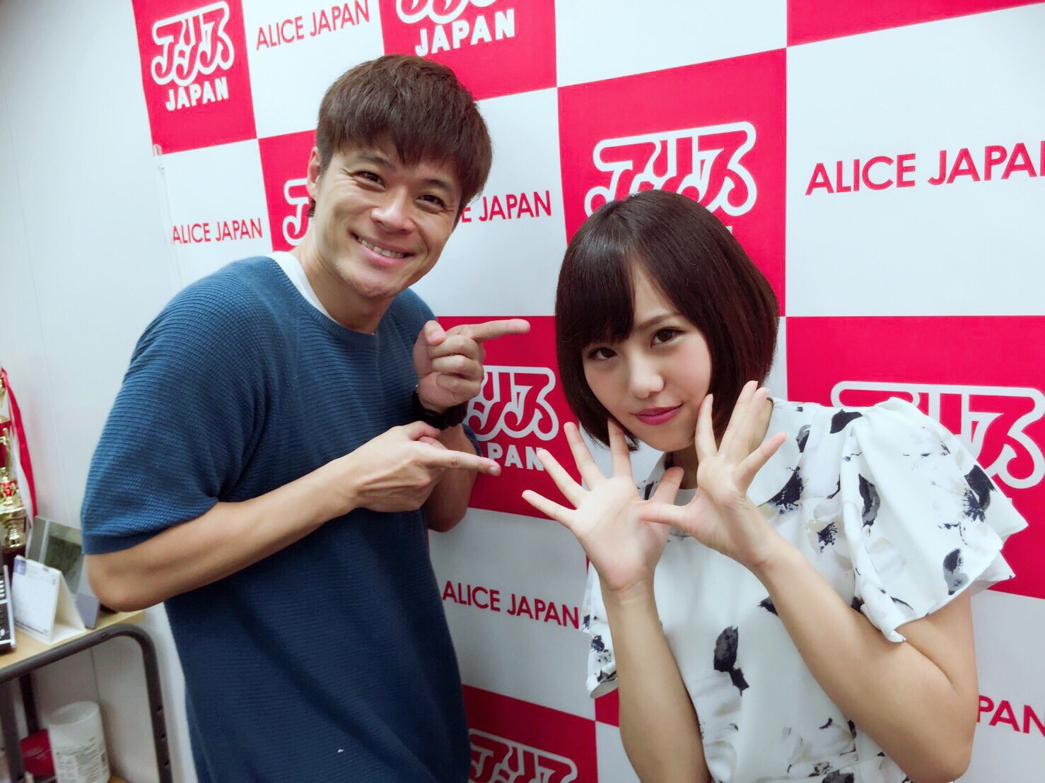 宮地藍 【告知】11月17日(木)『じょじょさん2』MC:ニブゴ！宮地、ゲスト:向井藍、あかね葵。開演19時。料金2000円。  会場:CHARA DE ASAGAYA ＊女優さん2人招きトークやゲームで盛り上げる！ 予約mibugo.miyaji@gmail.comまで。お席あり。  https://t.co ...