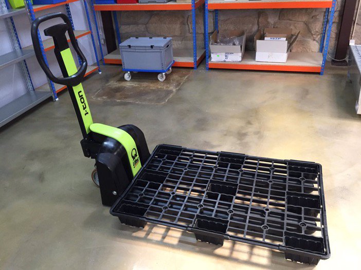 For_Demand_UK's tweet photo. Superior quality! Unbeatable price! #YouNeedWeSupply #Pallet #Trucks https://t.co/UICQ7VTDPf @UKBusinessRT https://t.co/cjDb1FSJE9