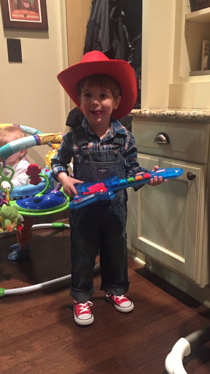 chipnuttall's tweet photo. It's a Farmer Jason! Halloween 2016. Ames Nuttall, 2 1/2 years old. #npt8 #farmerjason #nashvillepublictelevision #Halloween https://t.co/Qjq0LtRQU3