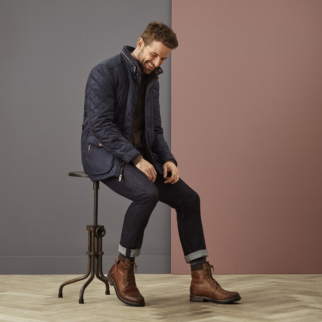 JohnstonMurphy's tweet image. Cozy Up: No cold feet here thanks to a touch of shearling.

johnstonmurphy.com/men-cozy