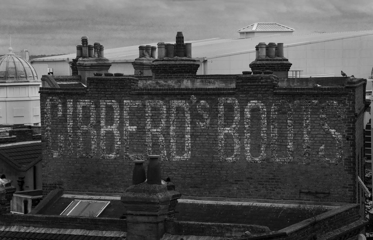 HatAds's tweet photo. We launched Ghostsigns archive on our website in 2010. Still collecting so send us a pic if you spot one! @ghostsigns @theJeremyVine #HAT40 https://t.co/OEsWz9Bjod