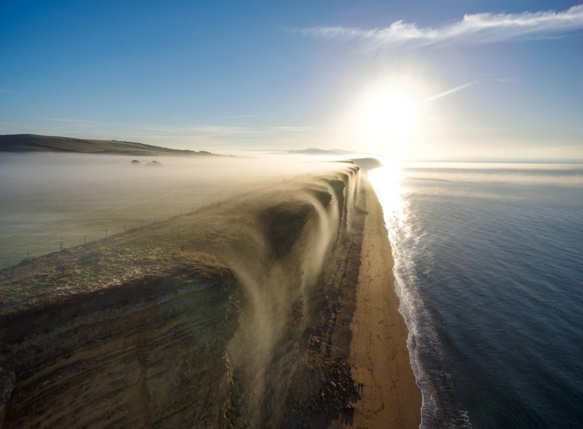 Bournemouthecho's tweet photo. If you've not seen it yet, this timelapse of mist rolling off West Bay by James Loveridge is quite amazing: https://t.co/OncF6DirFp https://t.co/xcpfGBYvR0