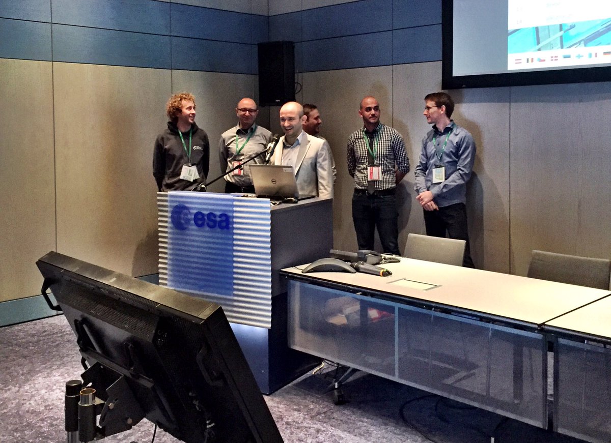 ESA_de's tweet photo. #OpenData &amp; #MarsExpressPower Challenge - die Gewinner #MMME8 haben geholfen, den Betrieb der Sonde zu optimieren! https://t.co/q73BcT4pWP https://t.co/Npeu45vgKb