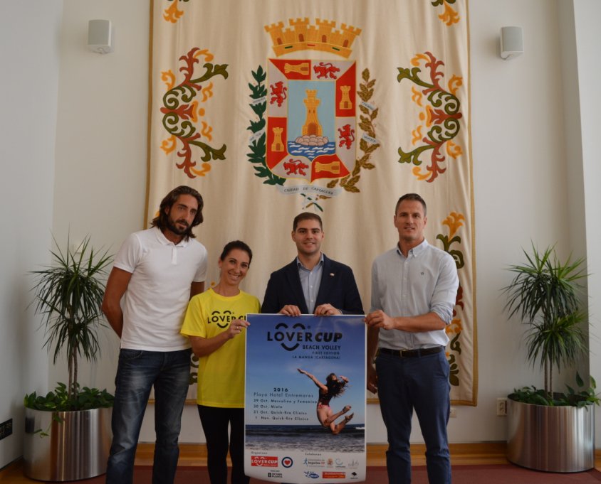 MCCartagena_ct's tweet photo. .@RicardoSeGar presenta la I ed. de @Bvlovercup, evento deportivo que se disputará en #LaManga este fin de semana https://t.co/xRNOYH0PRk https://t.co/mhEu0JMqiG