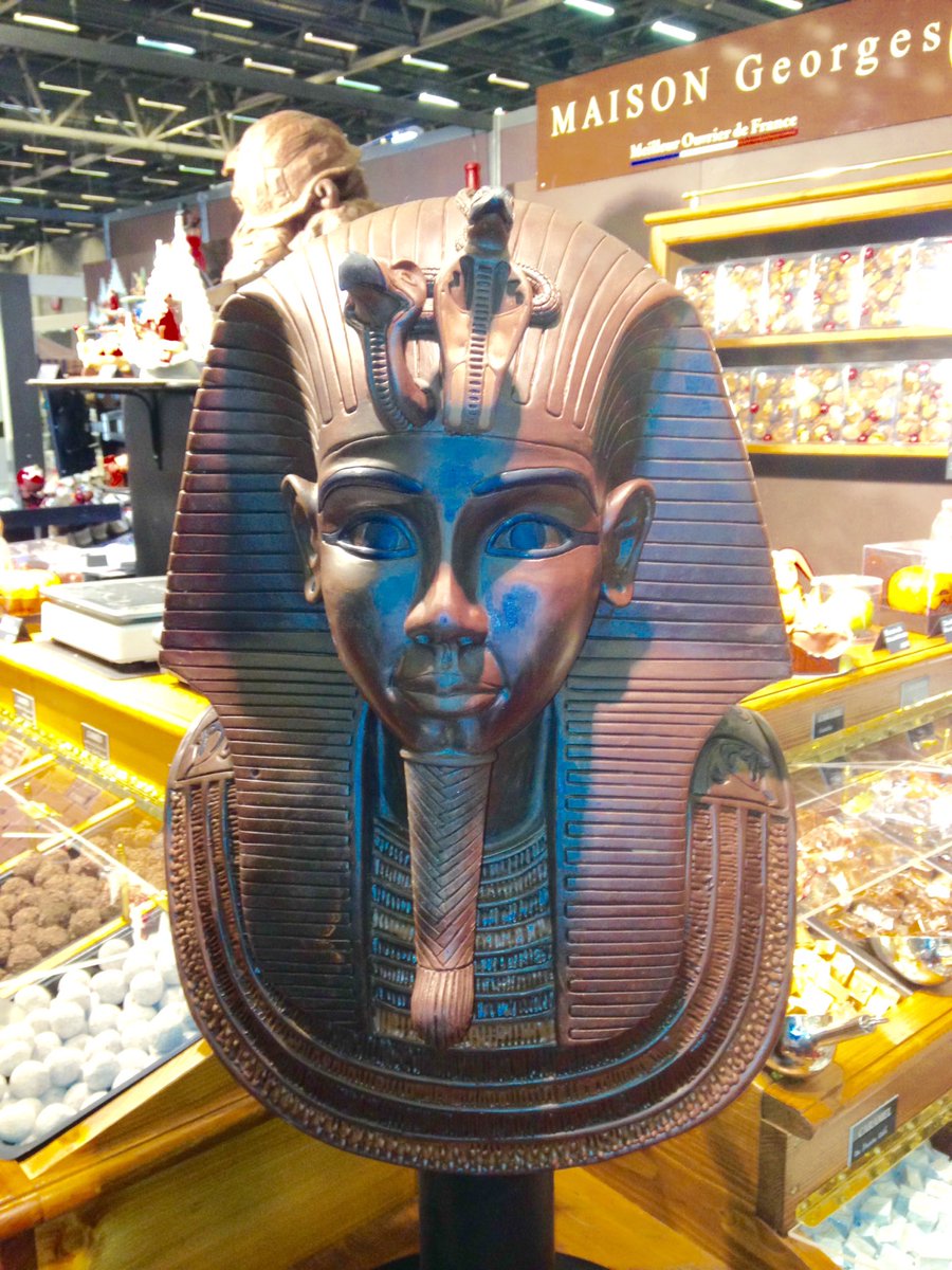 b_benamane's tweet photo. Ballade gourmande au salon du chocolat https://t.co/Hl5UXJpaIZ