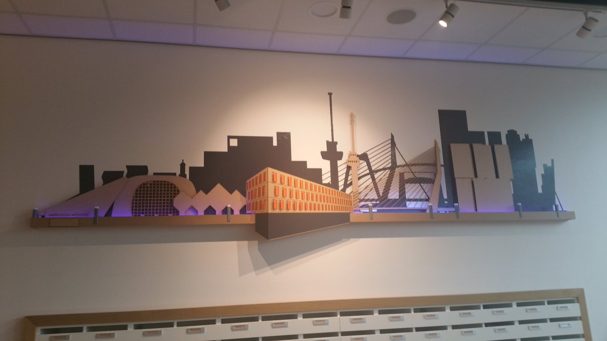 DennyTerlouw's tweet photo. Opening @HMCmbovakschool een groot succes. HMC in de skyline van Rotterdam dankzij burgemeester, @Frveri  en @hugodejonge. https://t.co/rXOEVodCzP