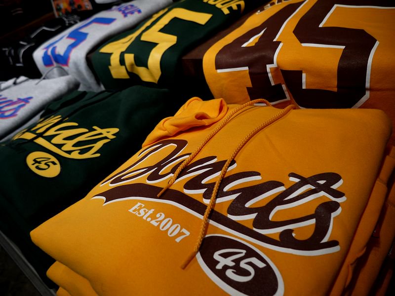 ESP_TRICKSTAR's tweet photo. 【ON SALE】いよいよ明日発売のDONUTS45"BIGLEAGUE SERIESE vol.2"店内レイアウトを紹介しているので是非ご覧下さい◎記事→https://t.co/zhV0cuBfkc https://t.co/lx4v0sb0GJ