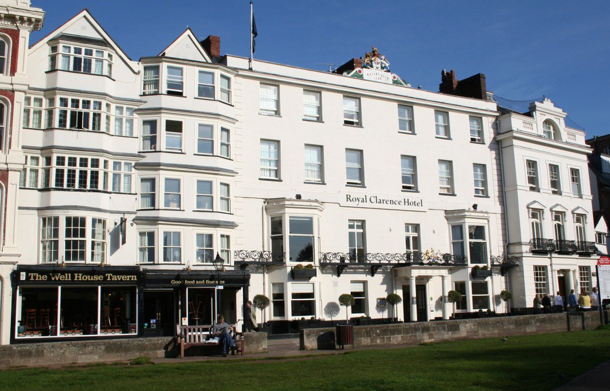 Please retweet &amp; show your THANKS / SUPPORT to everyone helping assist in this tragic day in our great city #Exeter #exeterfire
#ExeterLive