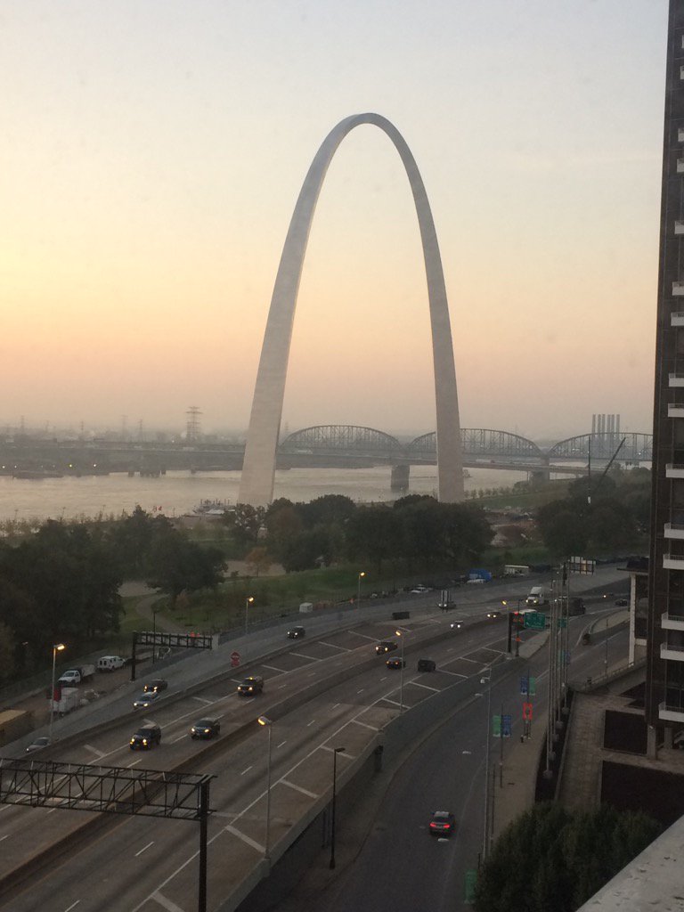 VIP262o's tweet photo. Hotel view
#fallbreak2016 https://t.co/kTDvT67iSJ