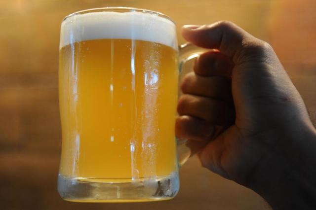 Novas cervejas artesanais gaúchas e comida indiana no finde do <a href="/RoteirodaSara/">Roteiro da Sara</a> bit.ly/2eOo5ZW