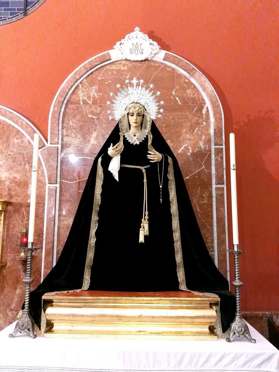 SemanaSantaDH's tweet photo. Así luce Ntra.Sra de la Esperanza de @HdadCautivoDH vestida de luto para el mes de Noviembre 

📷 pasadas por su vestidor @jeremi_ibanez https://t.co/CleZJKtNQZ