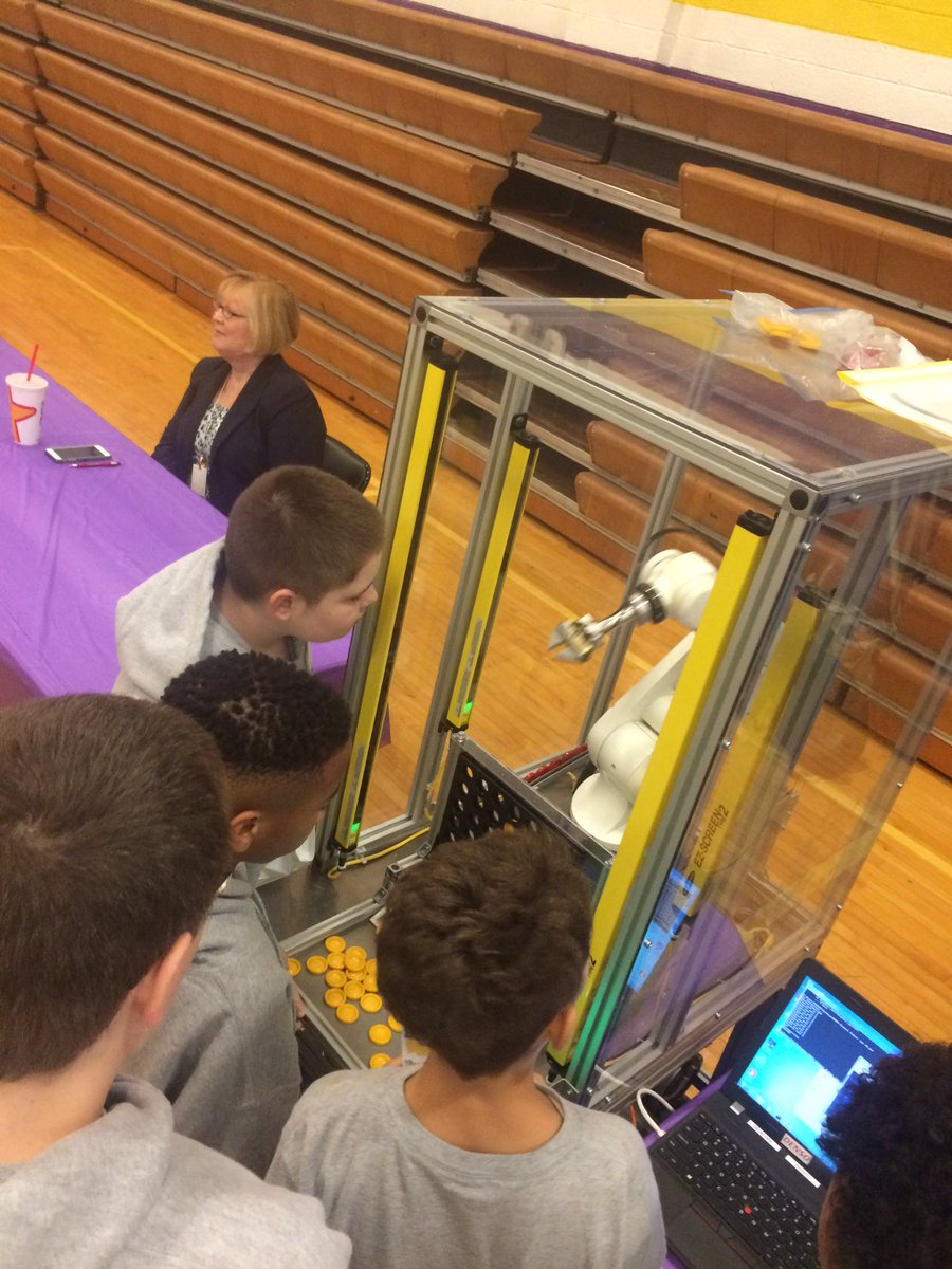 ScottStooksbury's tweet image. Playing tic-tac-to with a computer.  #roboticscareer