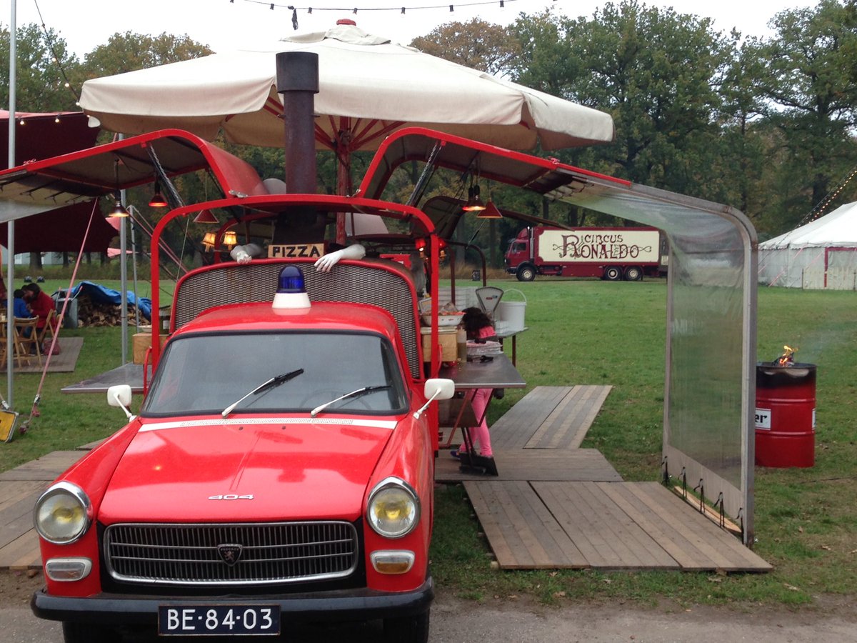 <a href="/FestivalCircolo/">Festival Circolo</a> Wat een vrolijk geheel hier! En mooie acts natuurlijk #vsbfonds