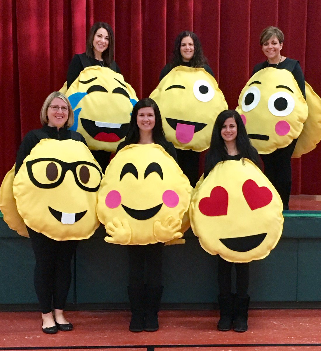 meganmoore106's tweet photo. The six emotions a kindergarten teacher feels in a day!!!😂😍🤓😳😜🤗 HaPPy HaLLoWeeN! #EC_proud https://t.co/214hU9i49L