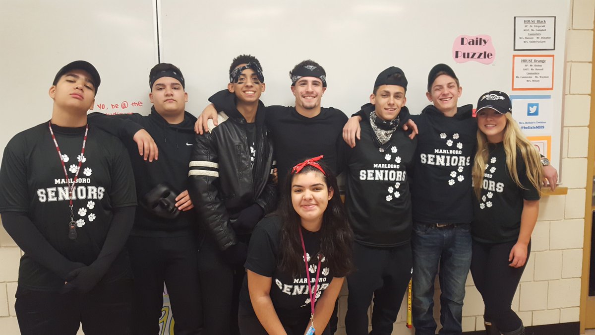 belisleMHS's tweet photo. Final Spirit Day for this homeroom #imgettingsad #pantherspirit16 https://t.co/780TphLmWv