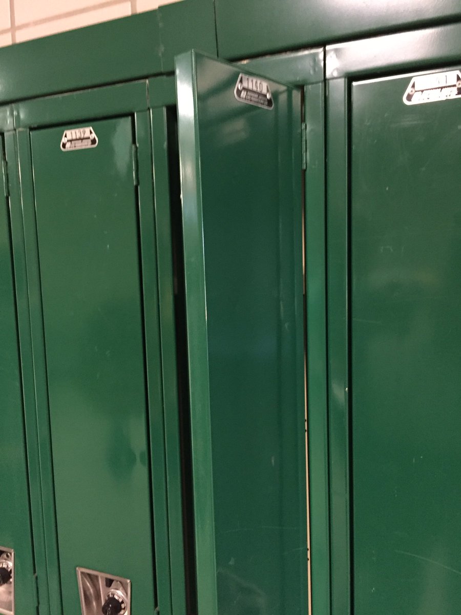 dennis_zedalis's tweet image. #gsmentoring #lockerprobs #frozenintime #cubsden #mailday