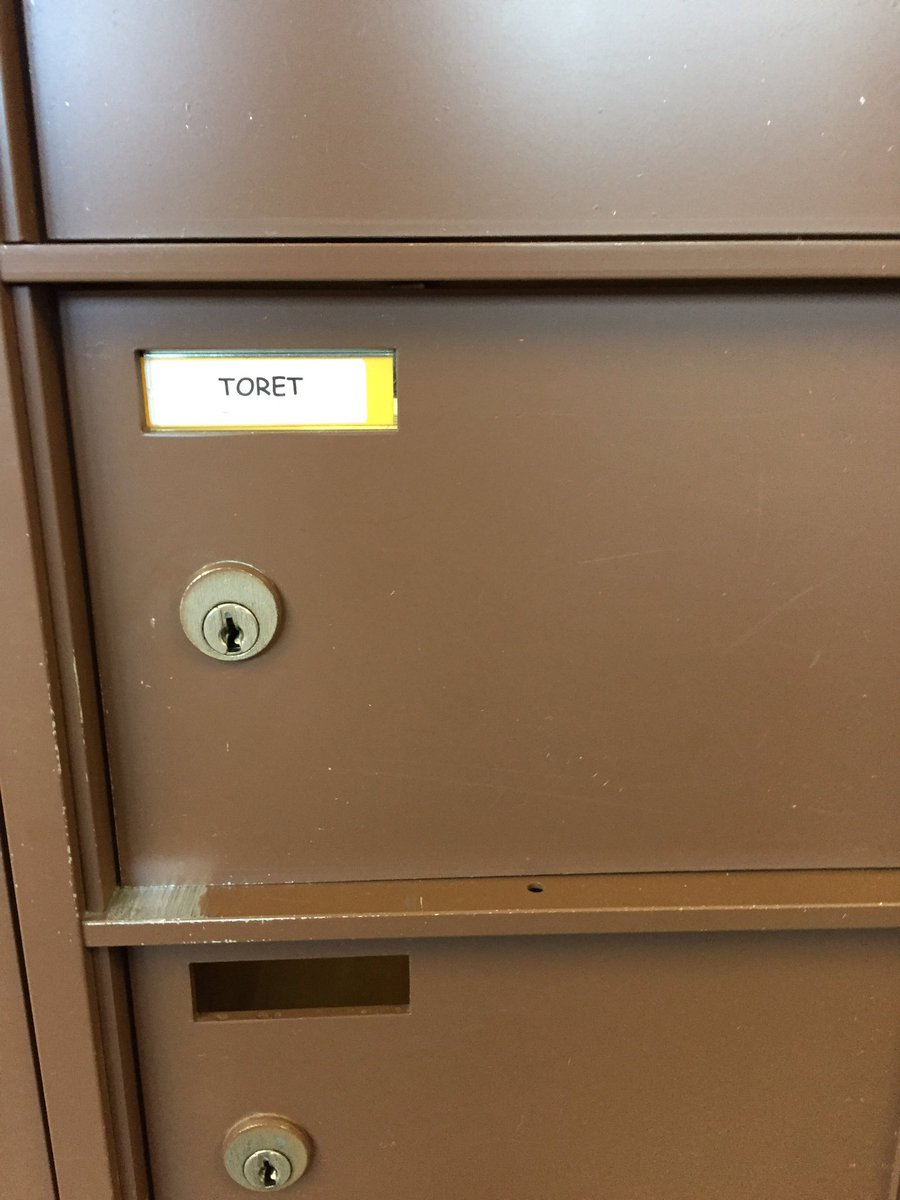 dennis_zedalis's tweet image. #gsmentoring #lockerprobs #frozenintime #cubsden #mailday