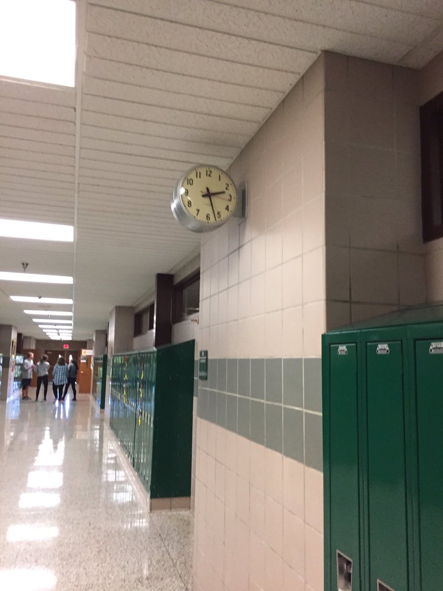 dennis_zedalis's tweet image. #gsmentoring #lockerprobs #frozenintime #cubsden #mailday